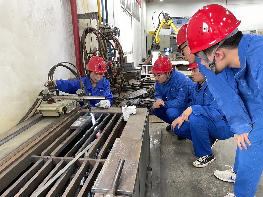 1658222147493415RtCH.jpg 1658222147493415RtCH.jpg