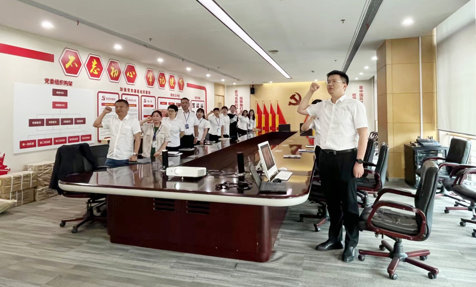 16582234088813529TFn.jpg 16582234088813529TFn.jpg